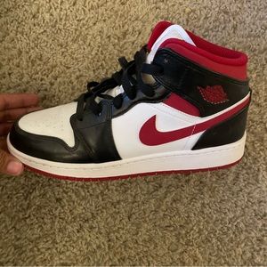 Air Jordan 1 Mid
